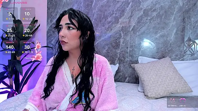 Megan Stein online show from May 8, 8:01 pm