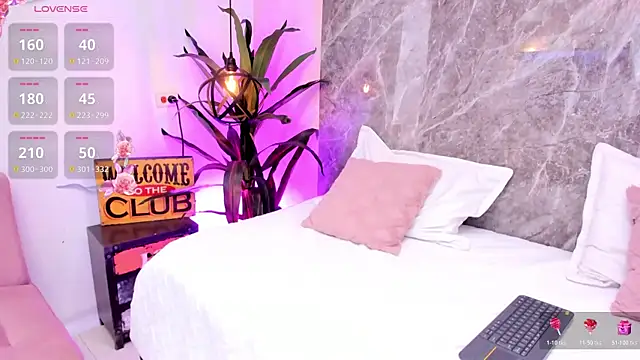 Megan Stein online show from April 14, 8:25 pm