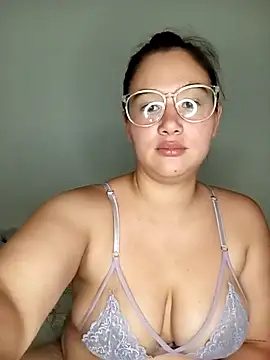 Brittany G online show from April 3, 6:53 am