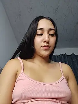 Snapshot of isabellaHill2 chatting on May 6, 4:49 am isabellaHill2 online show from May 6, 4:49 am