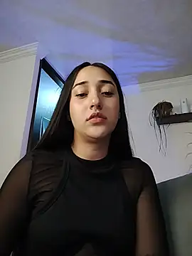 isabellaHill2 online show from April 24, 7:10 am