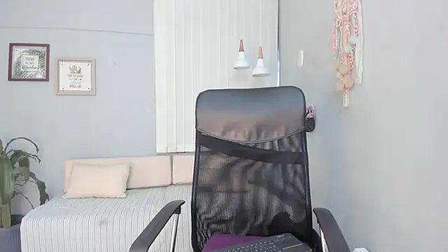 Snapshot of Thiago_2003_ chatting on March 25, 12:26 pm Thiago 2003 online show from March 25, 12:26 pm