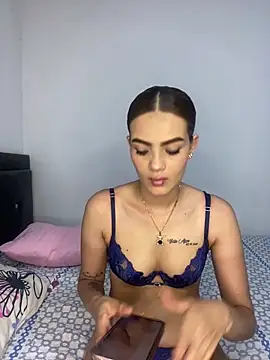 isabella-hot12 online show from May 7, 6:11 pm