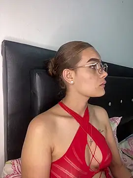 isabella-hot12 online show from April 15, 7:07 pm
