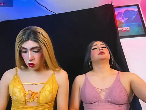 Snapshot of naughty_trans_dolls chatting on June 9, 10:00 pm naughty trans dolls online show from June 9, 10:00 pm