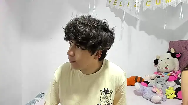 Snapshot of Desire_Ecstasy2 chatting on June 19, 1:22 am Desire Ecstasy2 online show from June 19, 1:22 am