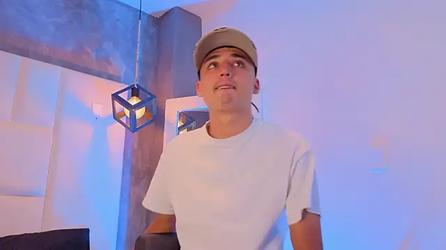 Hadrian Torres online show from March 13, 12:43 pm