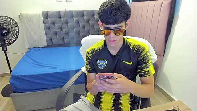 Josy 11 online show from March 13, 8:47 pm