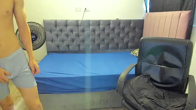 Josy 11 online show from March 12, 7:51 pm