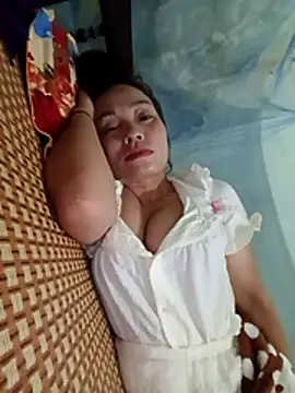Lyly22x online show from May 4, 1:58 pm