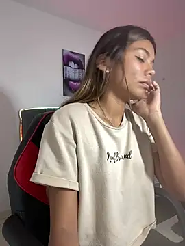 NOVAGIRL EF online show from March 12, 5:24 am