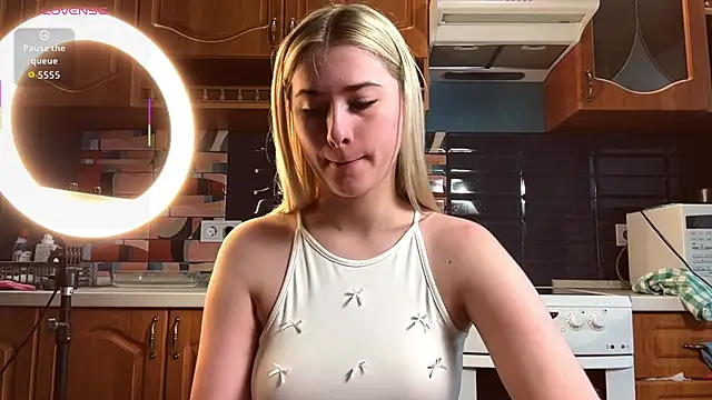 ivygenesis online show from April 15, 5:13 am