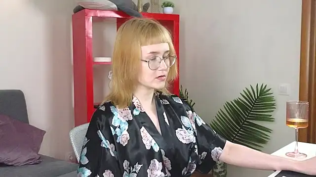 TheaQuill online show from May 1, 5:18 pm