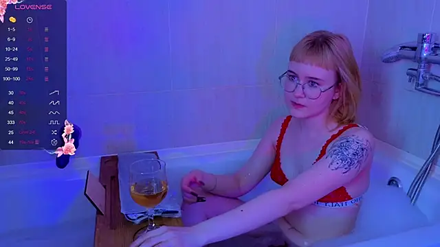 TheaQuill online show from April 30, 6:37 pm