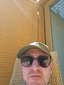 dufatcock online show from April 7, 9:55 am