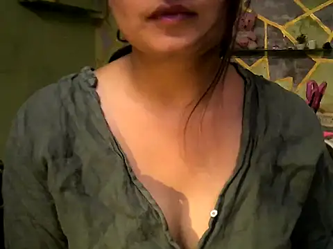 Snapshot of YAMUNA_012 chatting on March 18, 11:13 am YAMUNA 012 online show from March 18, 11:13 am