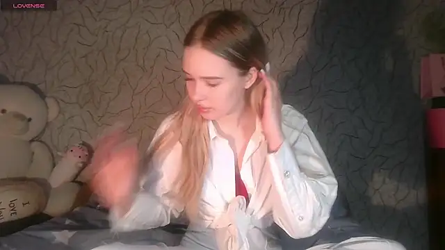 Alice Pleasance online show from June 6, 3:06 pm