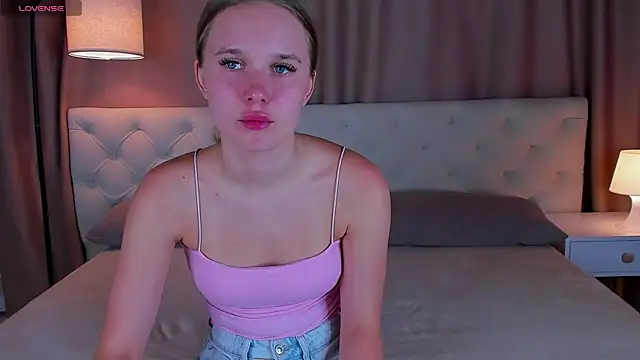 Alice Pleasance online show from July 7, 1:08 am