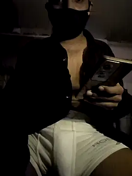 Snapshot of kaamdev111 chatting on March 15, 2:02 pm kaamdev111 online show from March 15, 2:02 pm