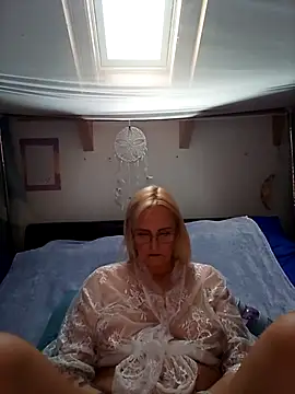 roxy 74 online show from March 17, 9:45 am