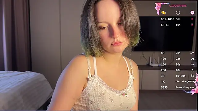 Snapshot of emilyy_xoxo chatting on April 5, 1:56 am emilyy xoxo online show from April 5, 1:56 am