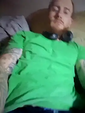 redandjuicy online show from April 15, 4:51 am