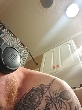 redandjuicy online show from May 1, 3:00 am