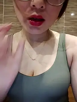 candy flo online show from May 4, 7:11 am