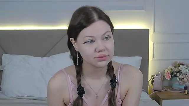 Sophie Rays online show from April 18, 3:53 am