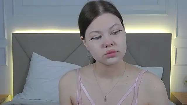 Sophie Rays online show from April 19, 4:02 am