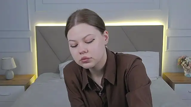 Sophie Rays online show from March 12, 1:48 pm