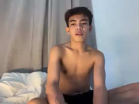 hottasianboy online show from March 21, 6:47 am