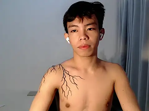 Snapshot of hottasianboy chatting on May 31, 9:15 pm hottasianboy online show from May 31, 9:15 pm
