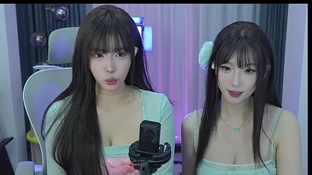 Summerbaby-001 online show from July 7, 1:03 pm