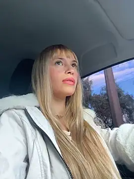 Camilabarbietoscano online show from March 13, 11:48 am