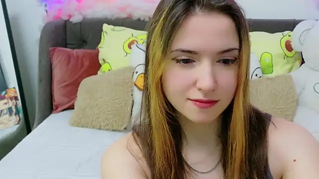 Snapshot of LeenMoonie chatting on April 7, 8:10 pm LeenMoonie online show from April 7, 8:10 pm
