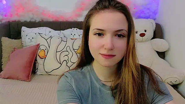 LeenMoonie online show from August 4, 5:28 pm