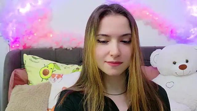 Snapshot of LeenMoonie chatting on April 3, 10:49 pm LeenMoonie online show from April 3, 10:49 pm