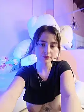 Snapshot of KarolyneLune chatting on May 20, 8:06 pm KarolyneLune online show from May 20, 8:06 pm