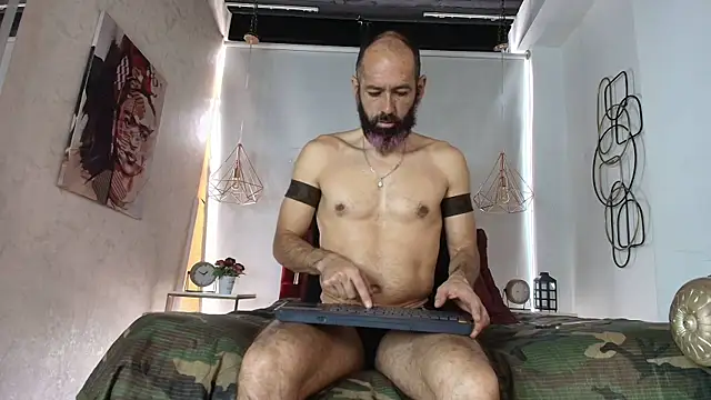 Jorge Perezz online show from May 25, 1:10 pm