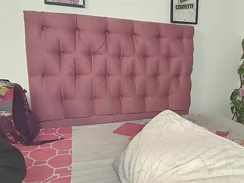 Snapshot of Sweet_Scarlett_ chatting on May 8, 1:37 pm Sweet Scarlett online show from May 8, 1:37 pm