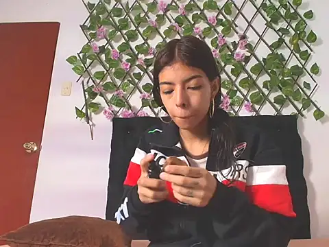 Sweet Scarlett  online show from April 17, 2:09 pm