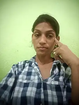 Snapshot of nidhiyadav00 chatting on May 19, 1:43 am nidhiyadav00 online show from May 19, 1:43 am