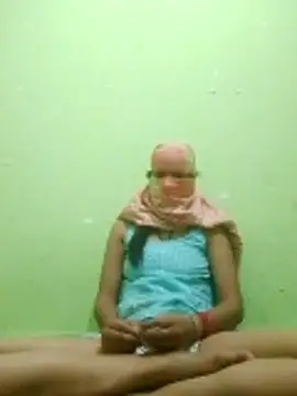 nidhiyadav00 online show from April 12, 6:44 pm