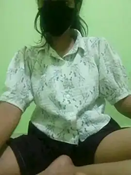 Snapshot of nidhiyadav00 chatting on May 3, 8:34 pm nidhiyadav00 online show from May 3, 8:34 pm