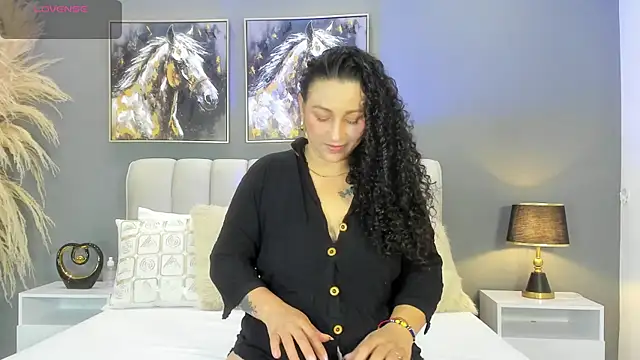 VaniaRouse online show from March 26, 2:26 pm