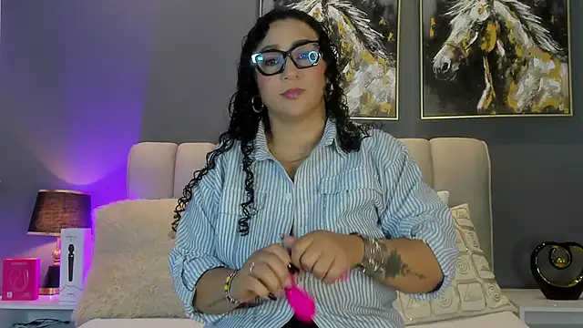 VaniaRouse online show from May 29, 1:28 pm