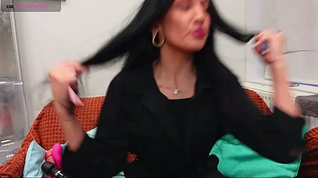 Nicky Diam online show from March 31, 4:42 pm