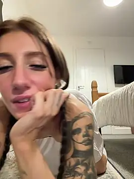 LuluHeartX online show from March 25, 1:54 pm