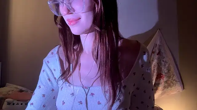 holly sinner  online show from April 10, 10:17 pm